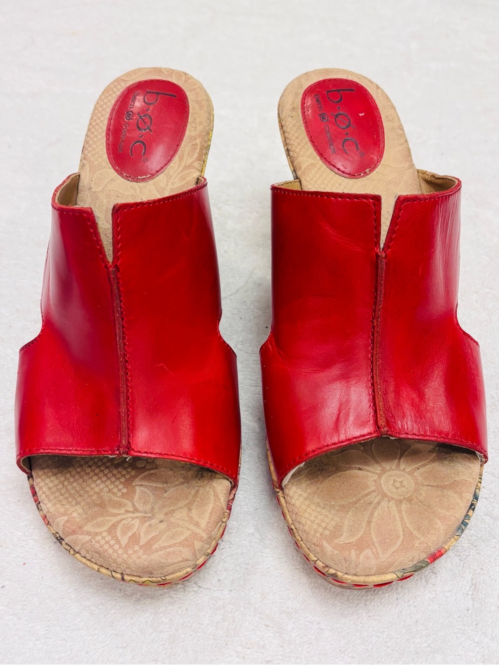 Almost Brand New Wedge Clogs By b.o.c. - Size 8M - Wedge 3.5 inches - Box 17A